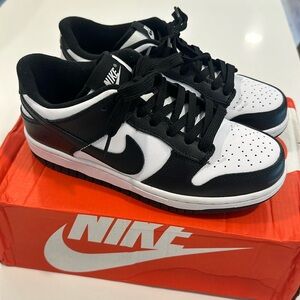 Nike Women’s SB Dunk Low Pro White/Black 7.5